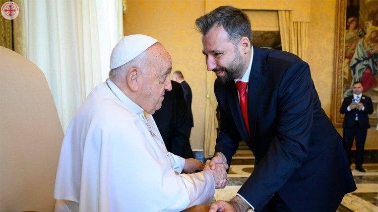 Elie Hasrouty meets with Pope Francis q2